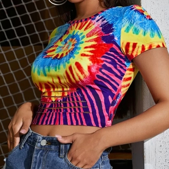 SHEIN | Distressed Tie-Dye Cropped Top - Picture 4 of 4
